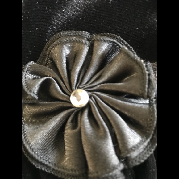 Lovely Girls Velvet Dress - Picture 2 of 3